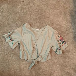 Cropped embroidered sleeve top